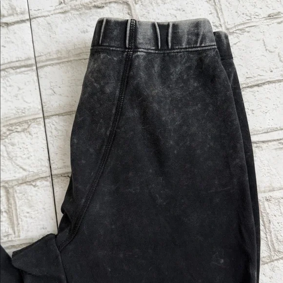 Kith - Picture 2 of 10